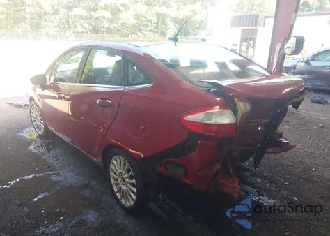 2015 Ford Fiesta Titanium z USA, uszkodzony, nr VIN 3FADP4CJ5FM205883